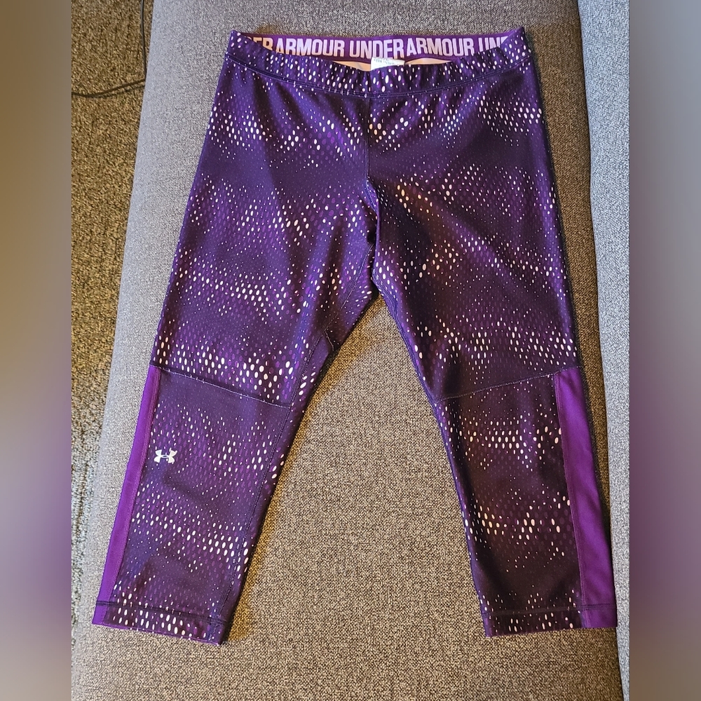Under Armour cropped athletic leggings